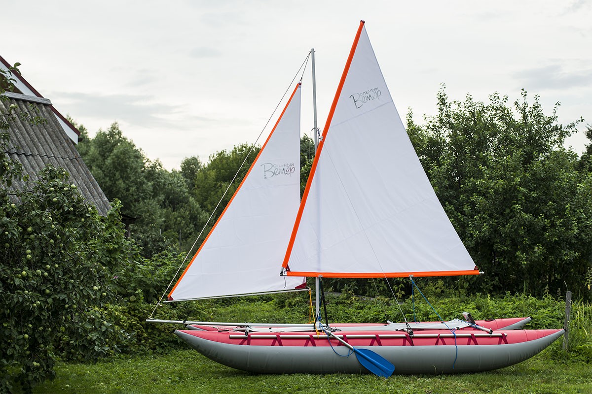 Катамаран двухслойный ВАЛДАЙ 4 с парусом