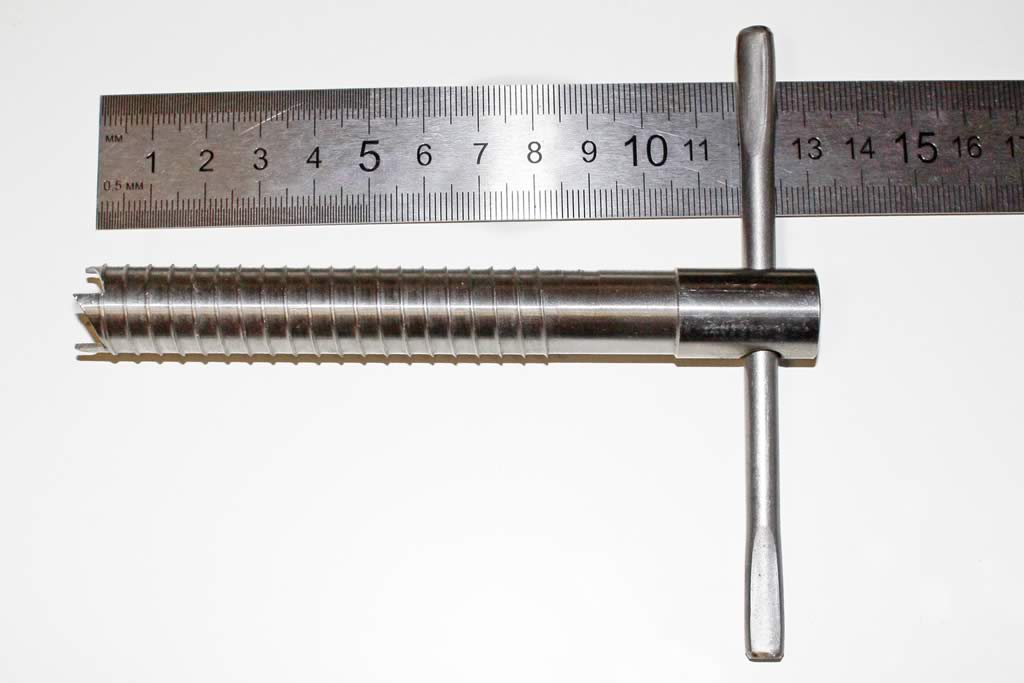 Ввертыш для палатки (подвижная ручка, 16х1,5х130 мм)