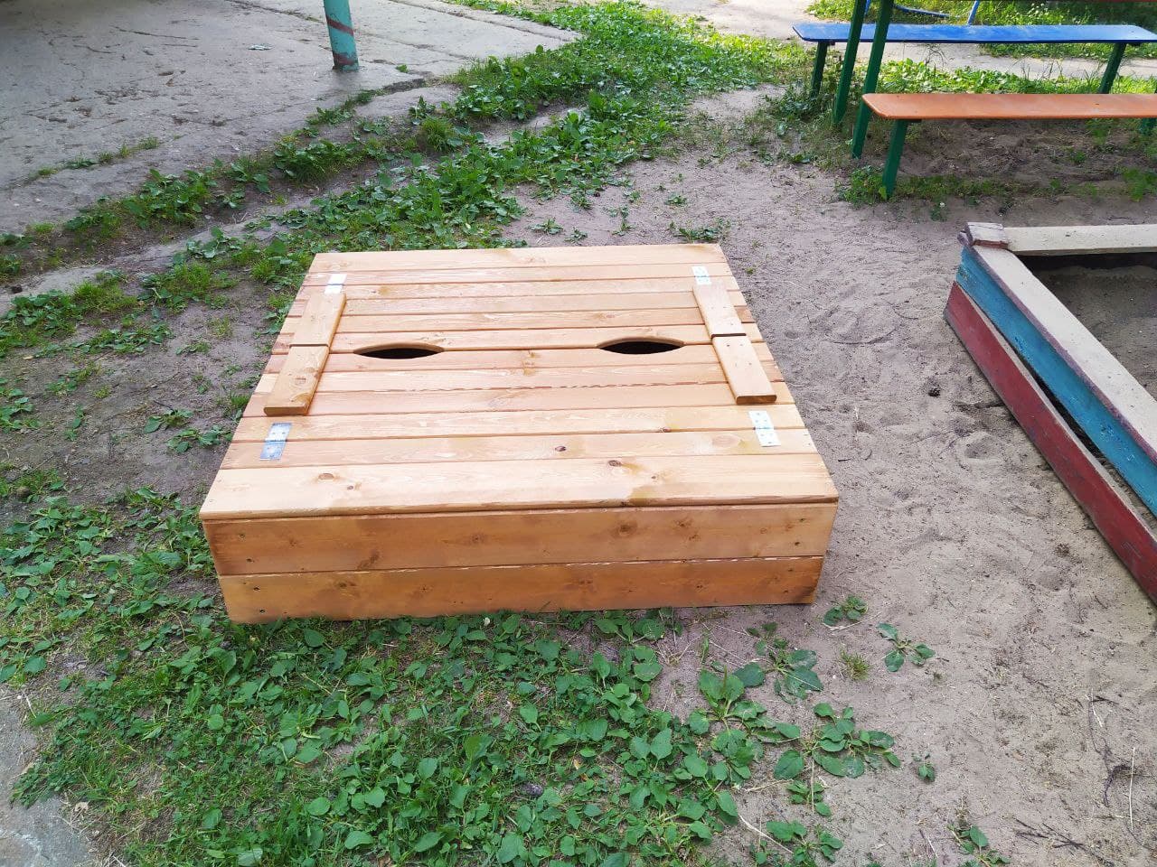 Деревянная песочница IgraGrad с крышкой
