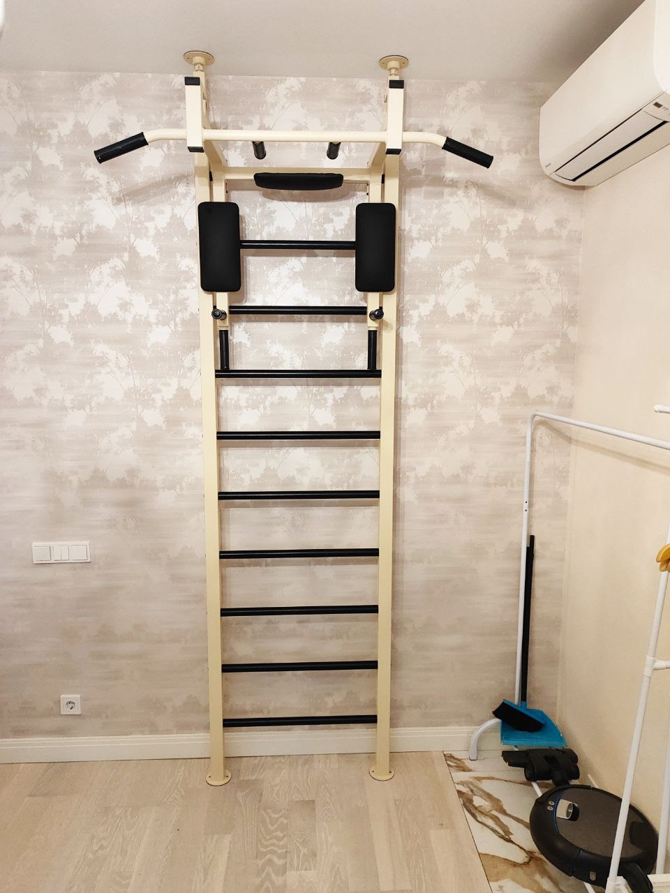 Монтаж шведской стенки в распор с турником и брусьями 3в1